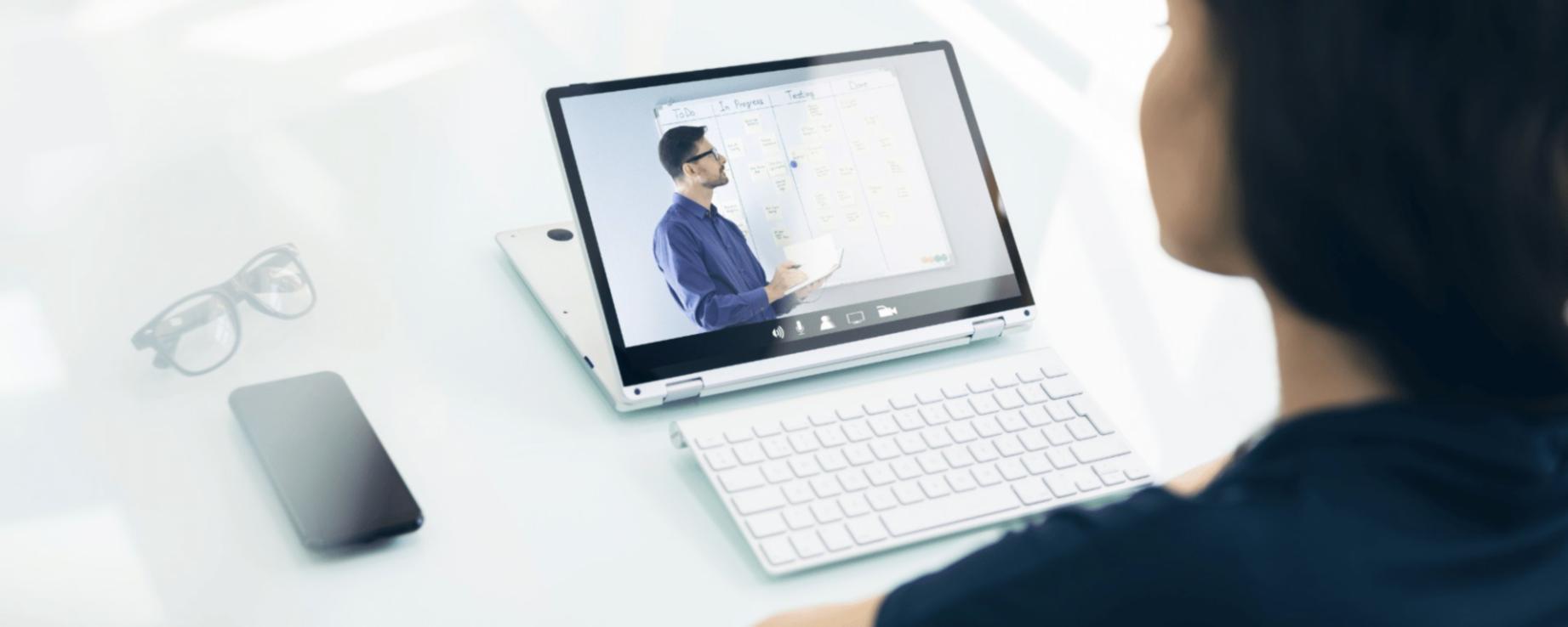 Detaillierte Betrachtung von Finanzberichten und Portfolio-Strukturen