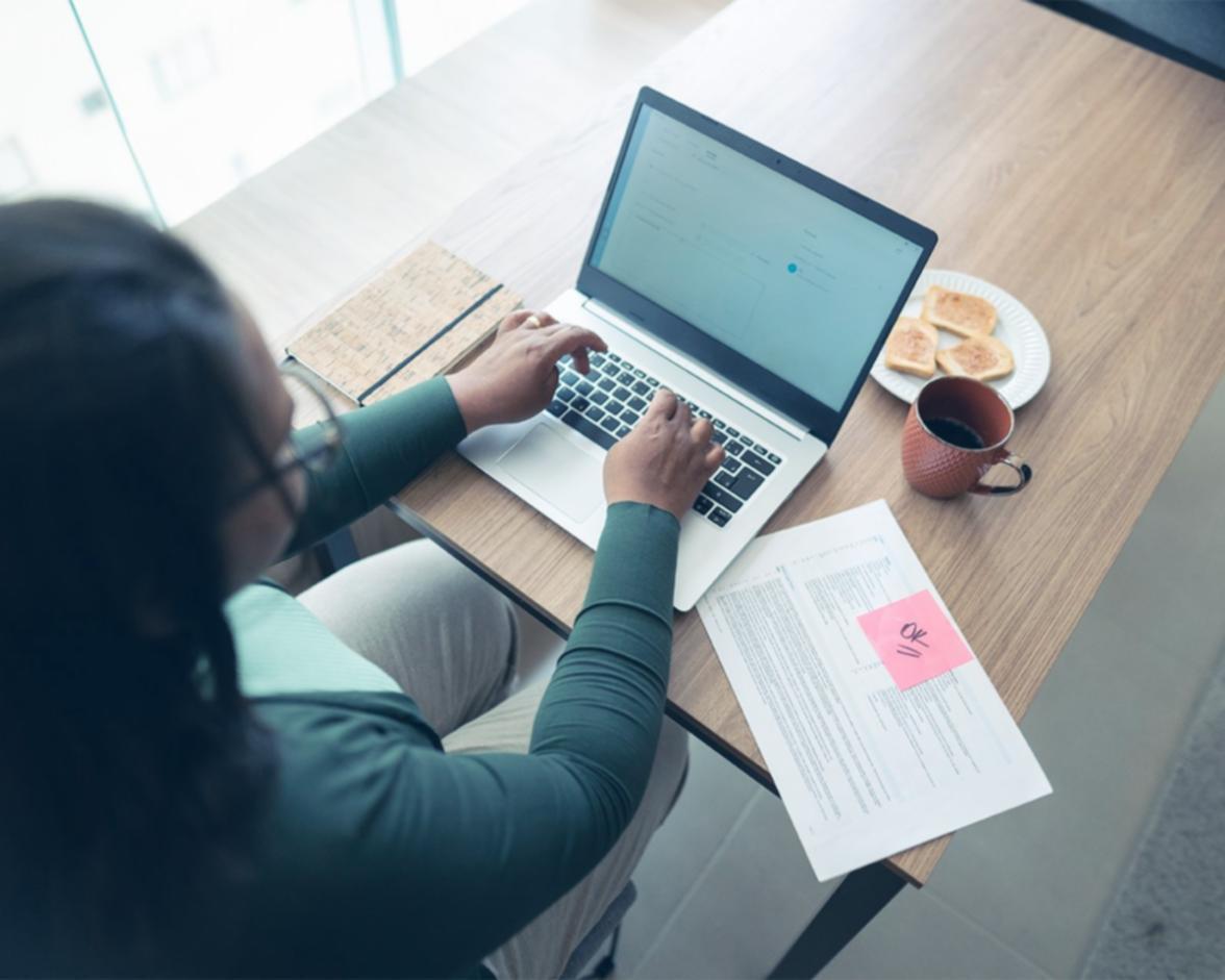 Analyse von Markttrends und Portfolioperformance mit verschiedenen Datenvisualisierungen