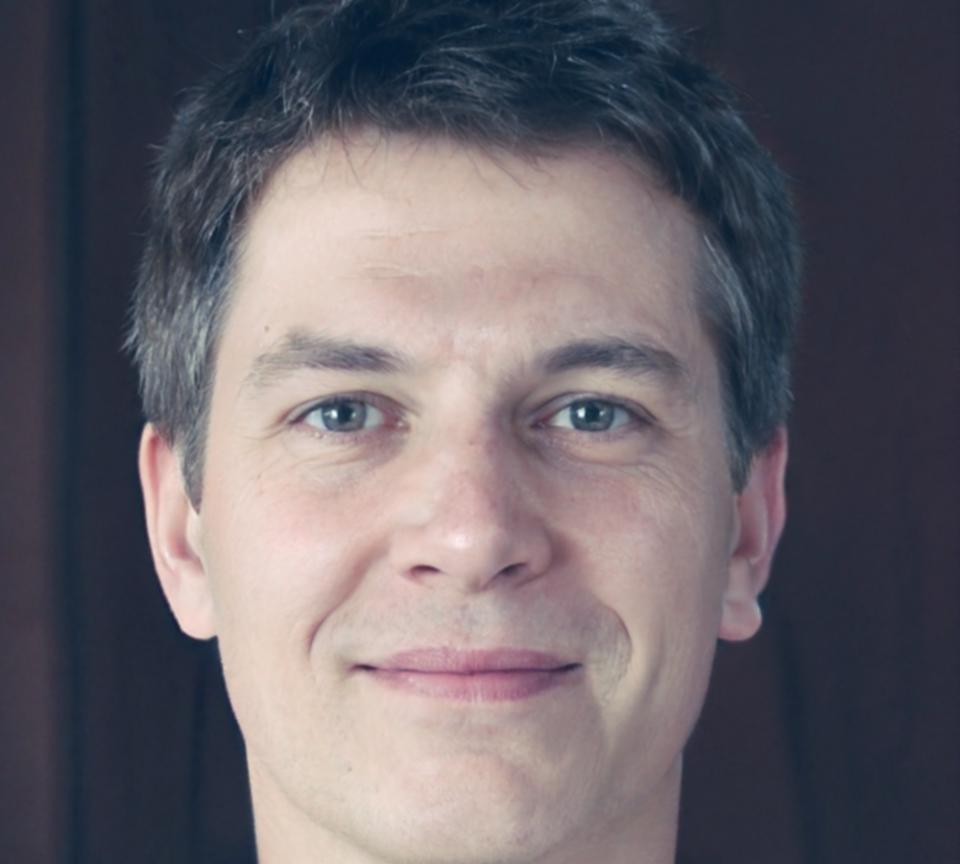 Lukas Bergmann, Finanzanalyst bei einem mittelständischen Unternehmen